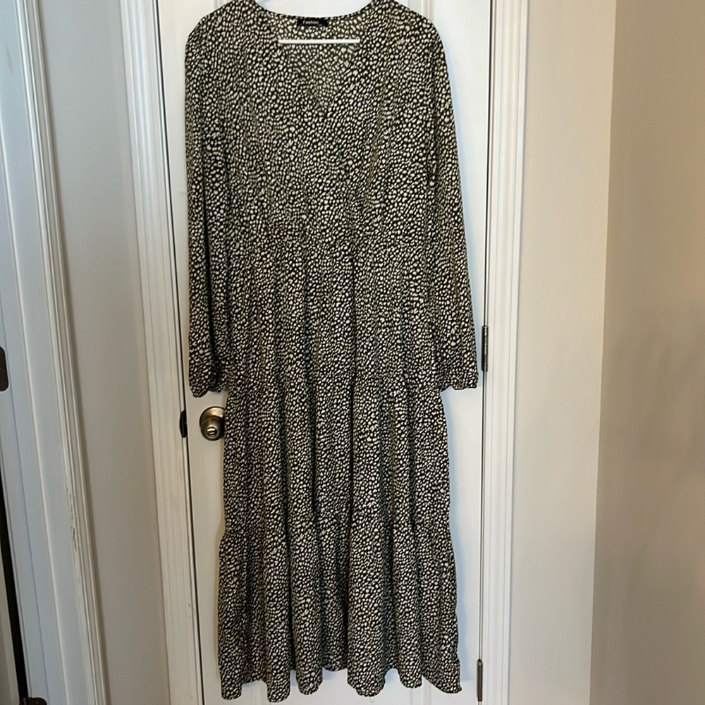 Long Sleeve Tiered Midi Dress